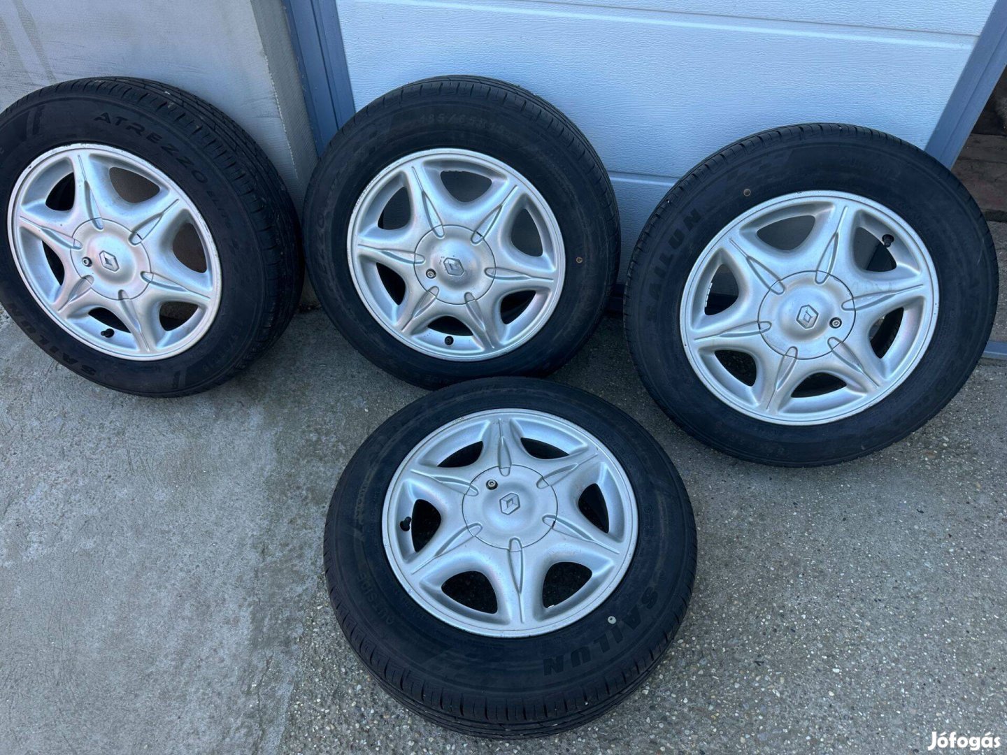 Renault gyári 15-ös alufelni szett eladó 4x100