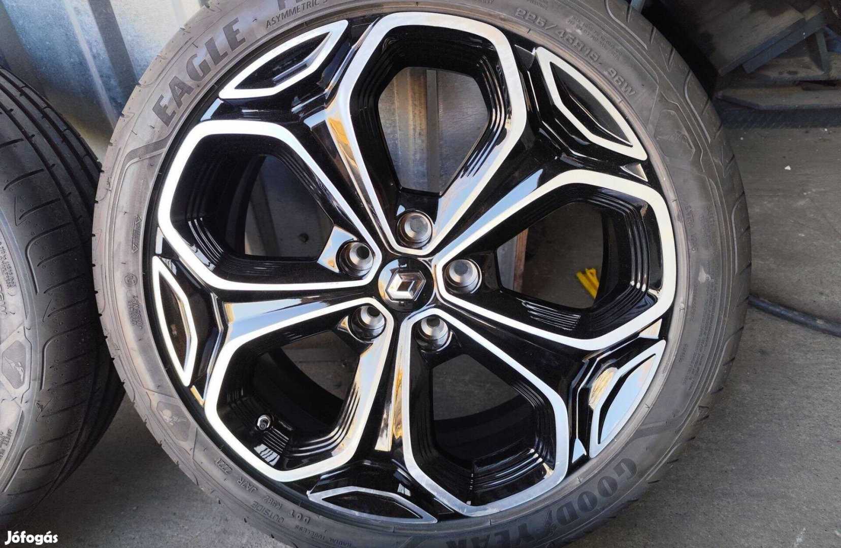 Renault kadjar Nissan Qashqai gyári alufelni 5x114,3 19"