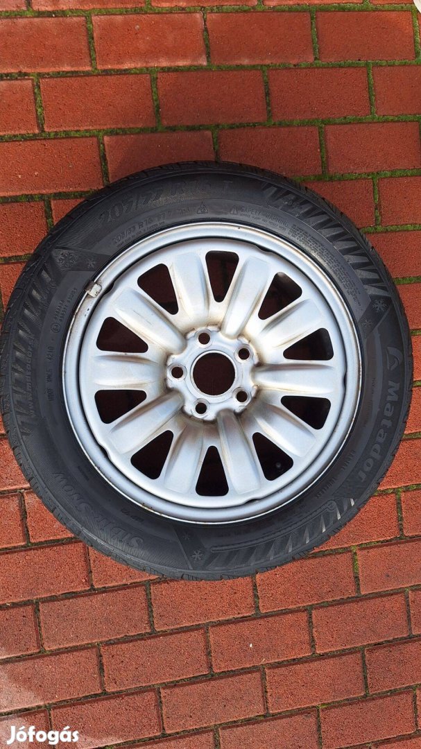 Renault lemezfelni téligumival