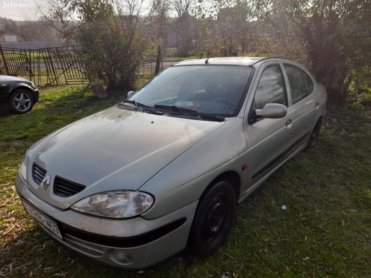 Renault megane 1.4 classic alkatrésznek 