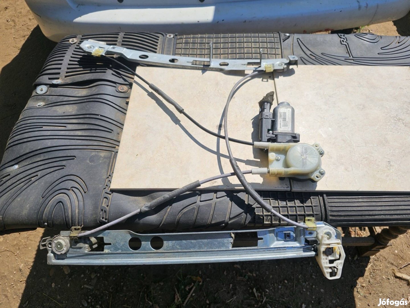 Renault megane 2 ablakemelő szerkezet és motor 12000