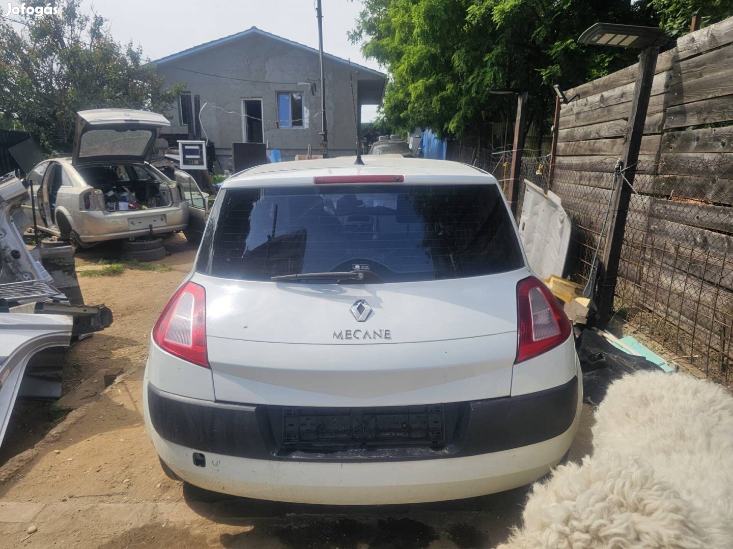 Renault megane 2 ferdehátu hátsó lökhárító 20000