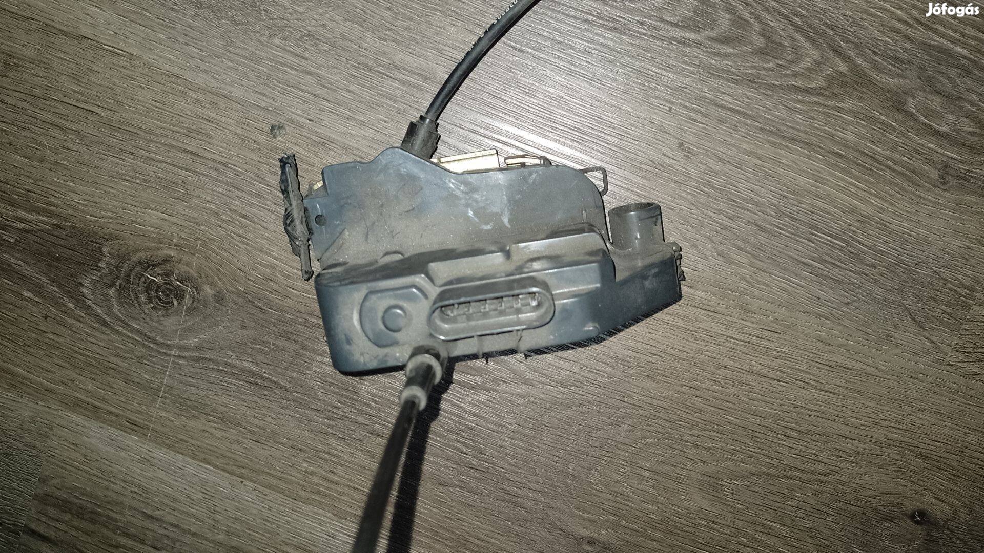 Renault megane 2 jobb első ajtó zárszerkezet 3 ajtós