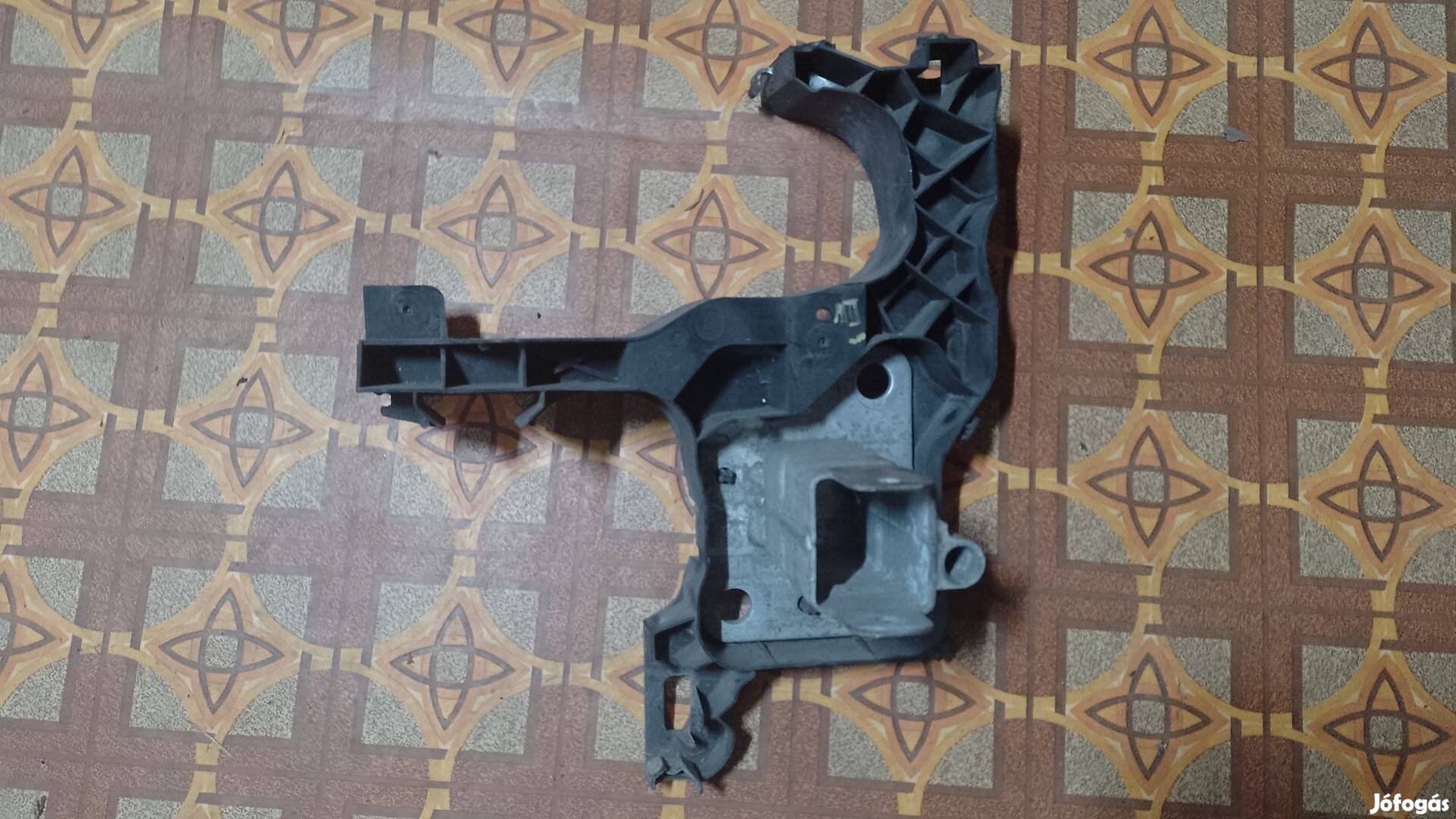 Renault megane 2 jobb első fényszóró tartó