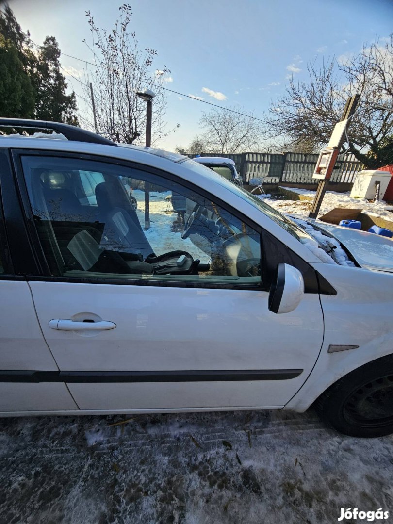 Renault megane 2 kombi fehér ajtó 15000