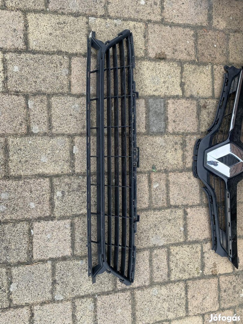 Renault megane 3 3/3 III 2014- első lökhárító alsó rács