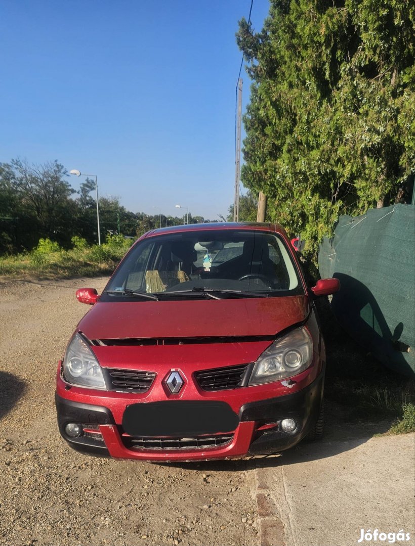 Renault scenic 2 első lökhárító 45000