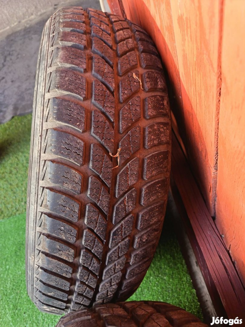 Renault téli gumi garnitúra 175/65/R14"