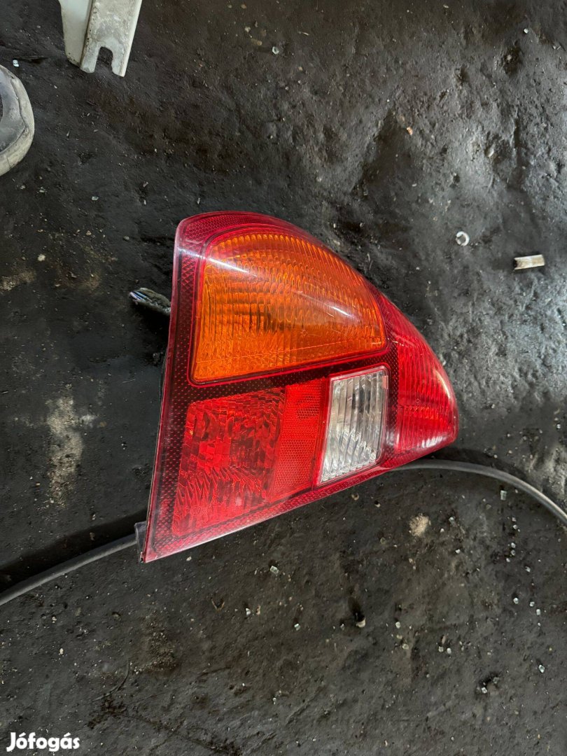 Renault thalia 1,4 b hátsó lámpa