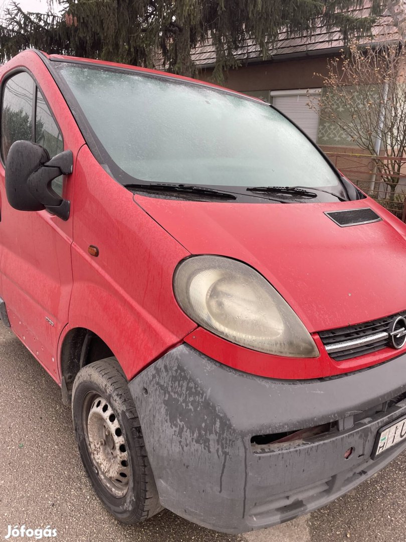 Renault trafic jobb , bal első ajtó   eladó 