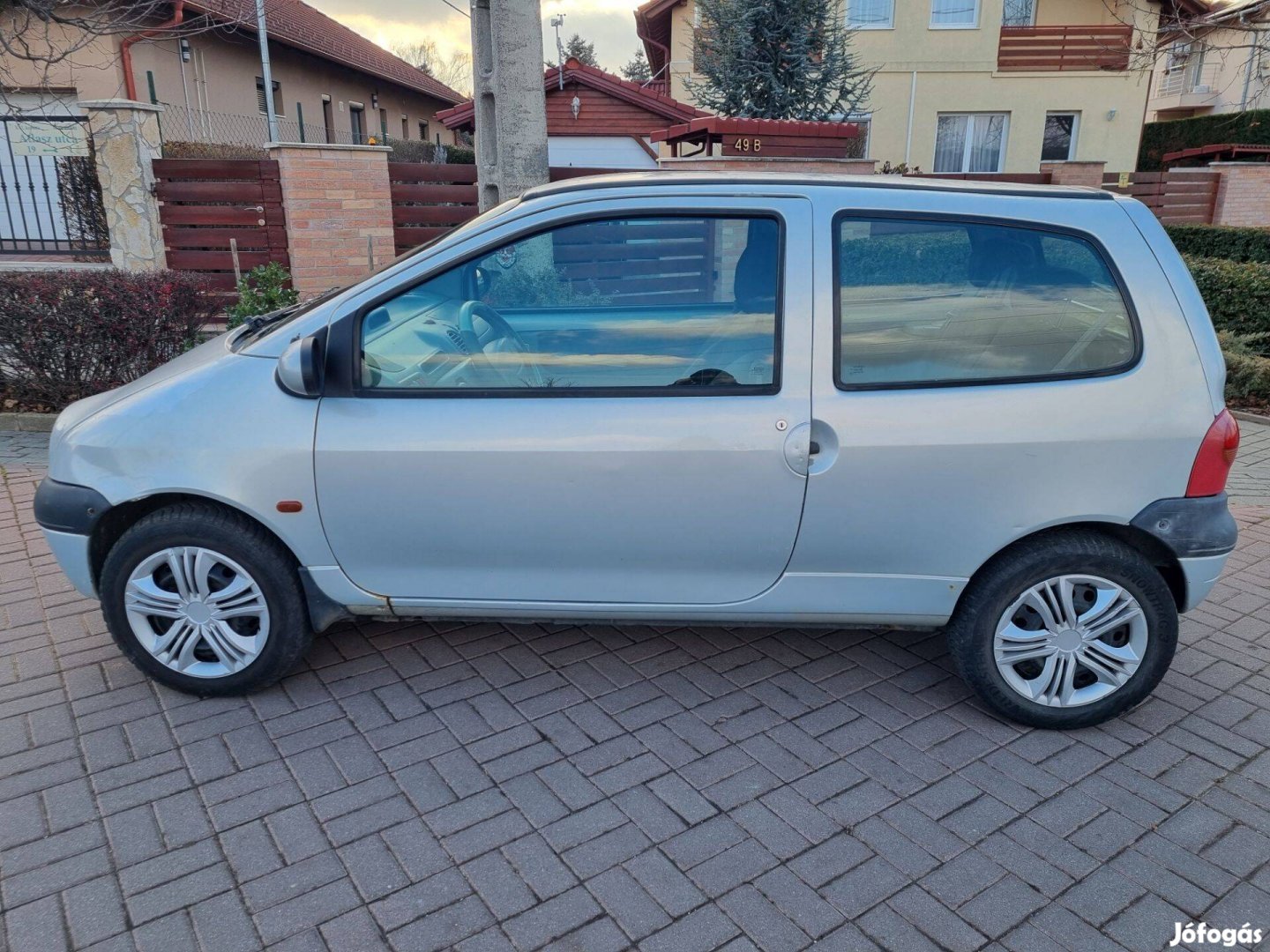 Renault twingo bontódik