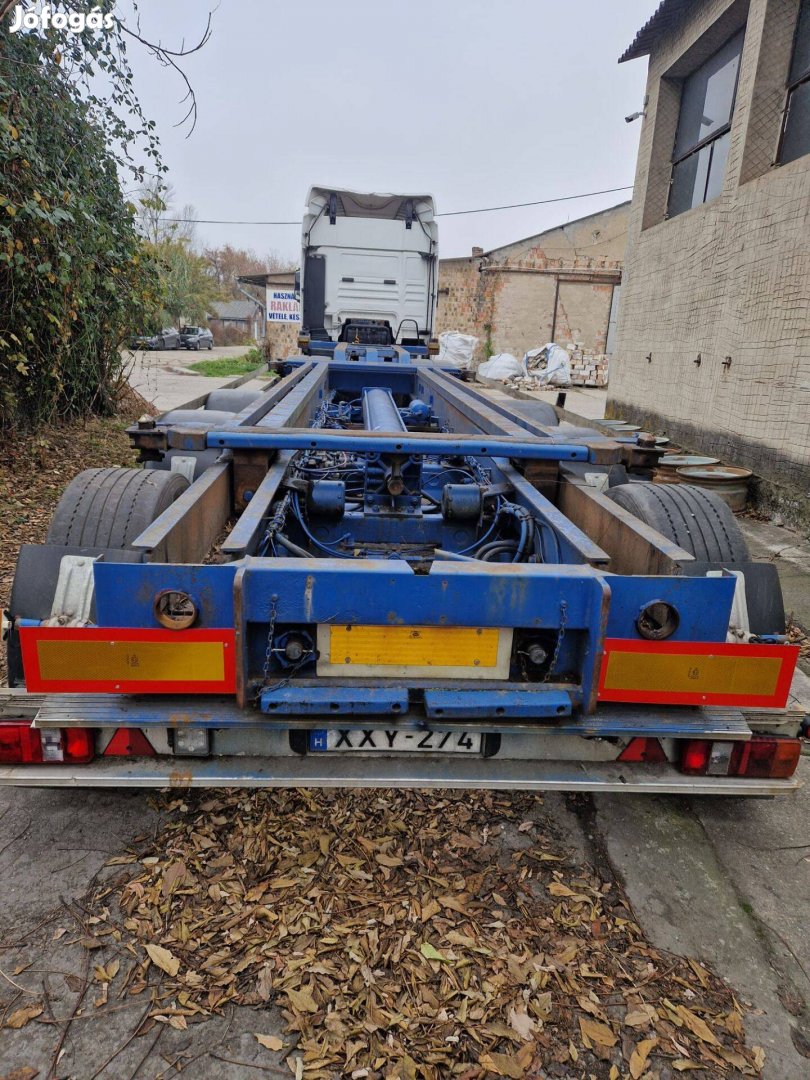 Rendels konténer szállító