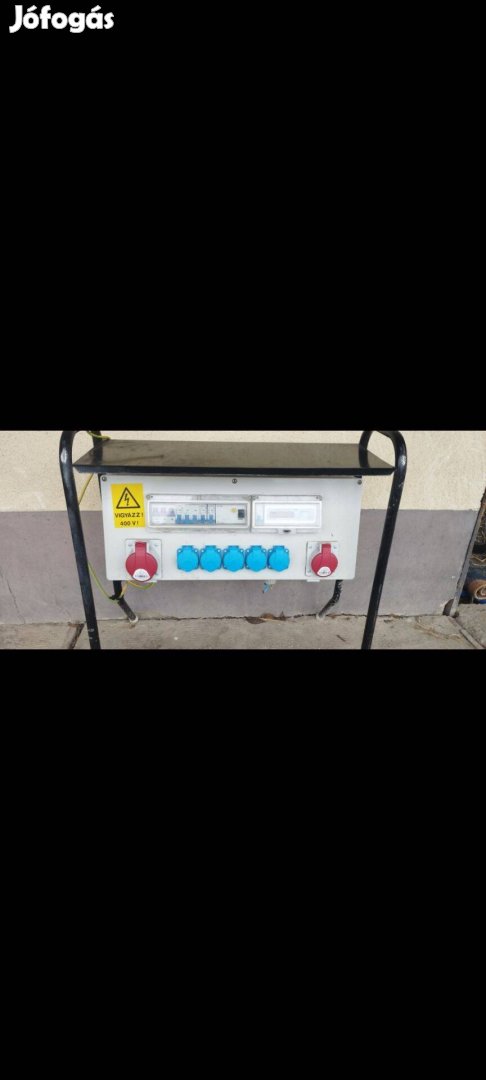 Rendezvényszekrény, Kalocsa ,Felvonulásiszekrény