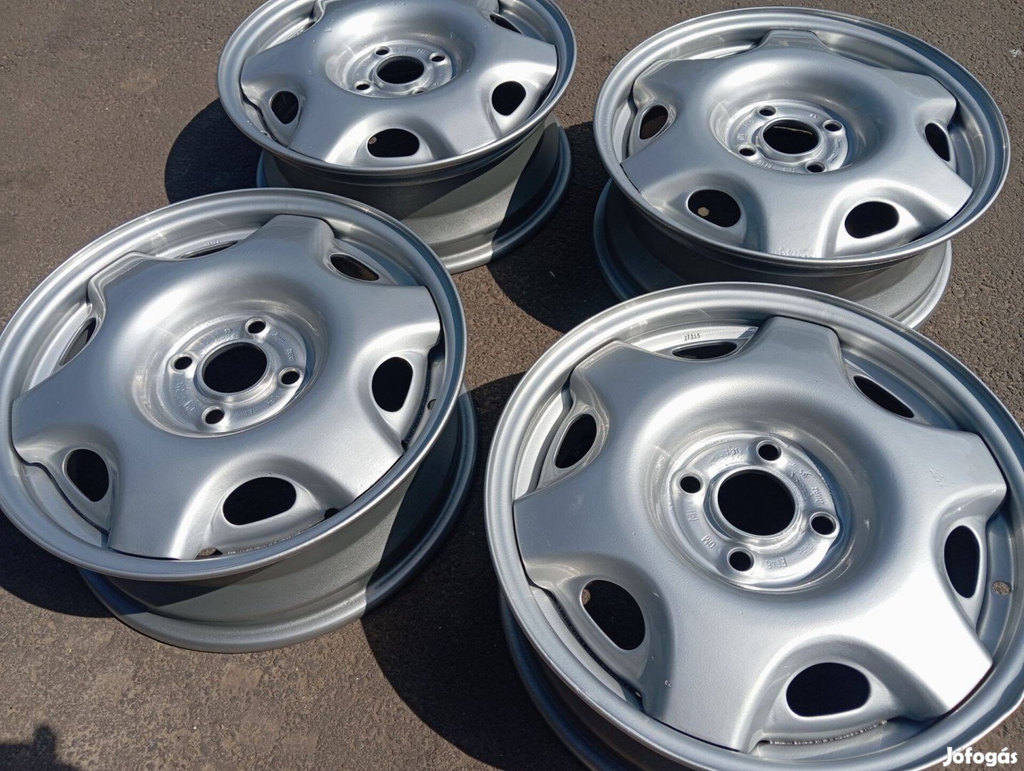 Rendőr Astra felni 15" 4x100 F Astra acélfelnik