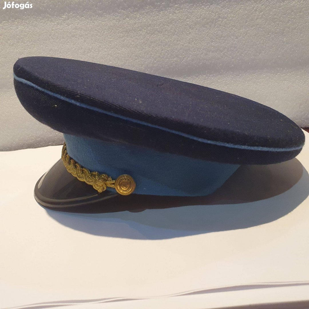 Rendőrségi tiszti tányérsapka egyenruha militária jelmez