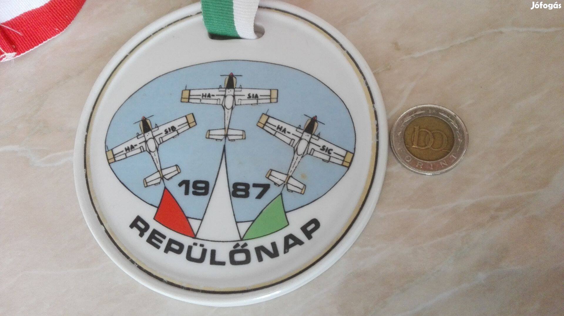 Repülőnap 1987-es Porcelán emlékérem ritka szép db