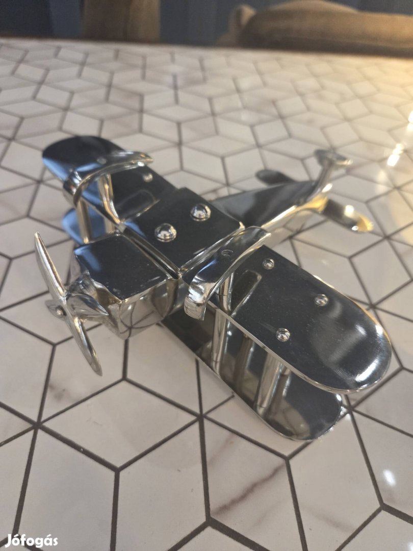 Repülős dísztárgy