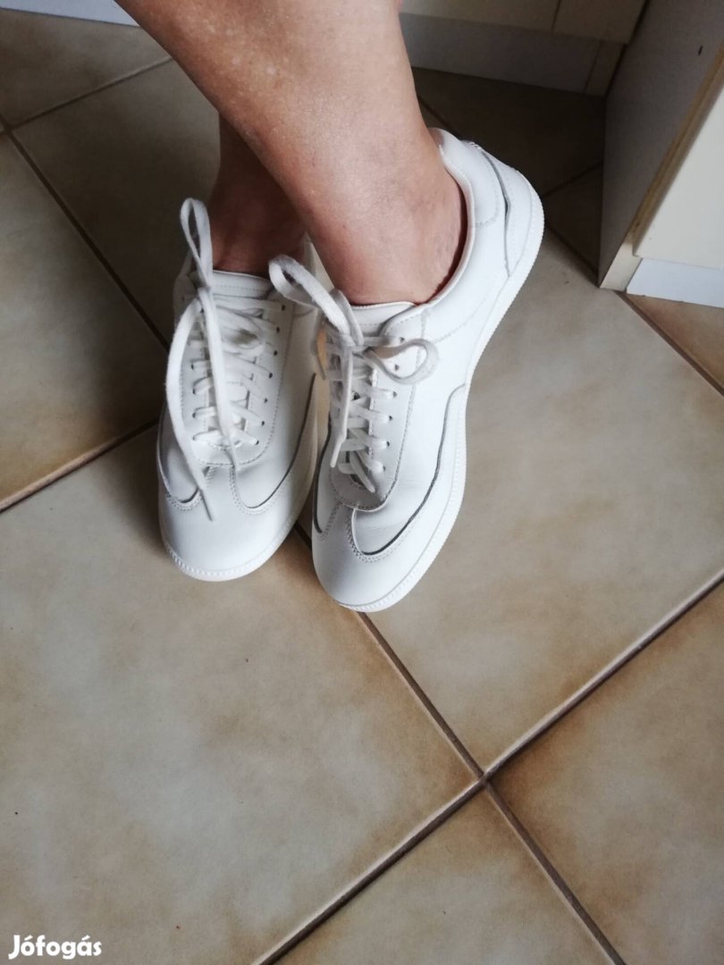 Reserved fehér cipő 39 es szinte új