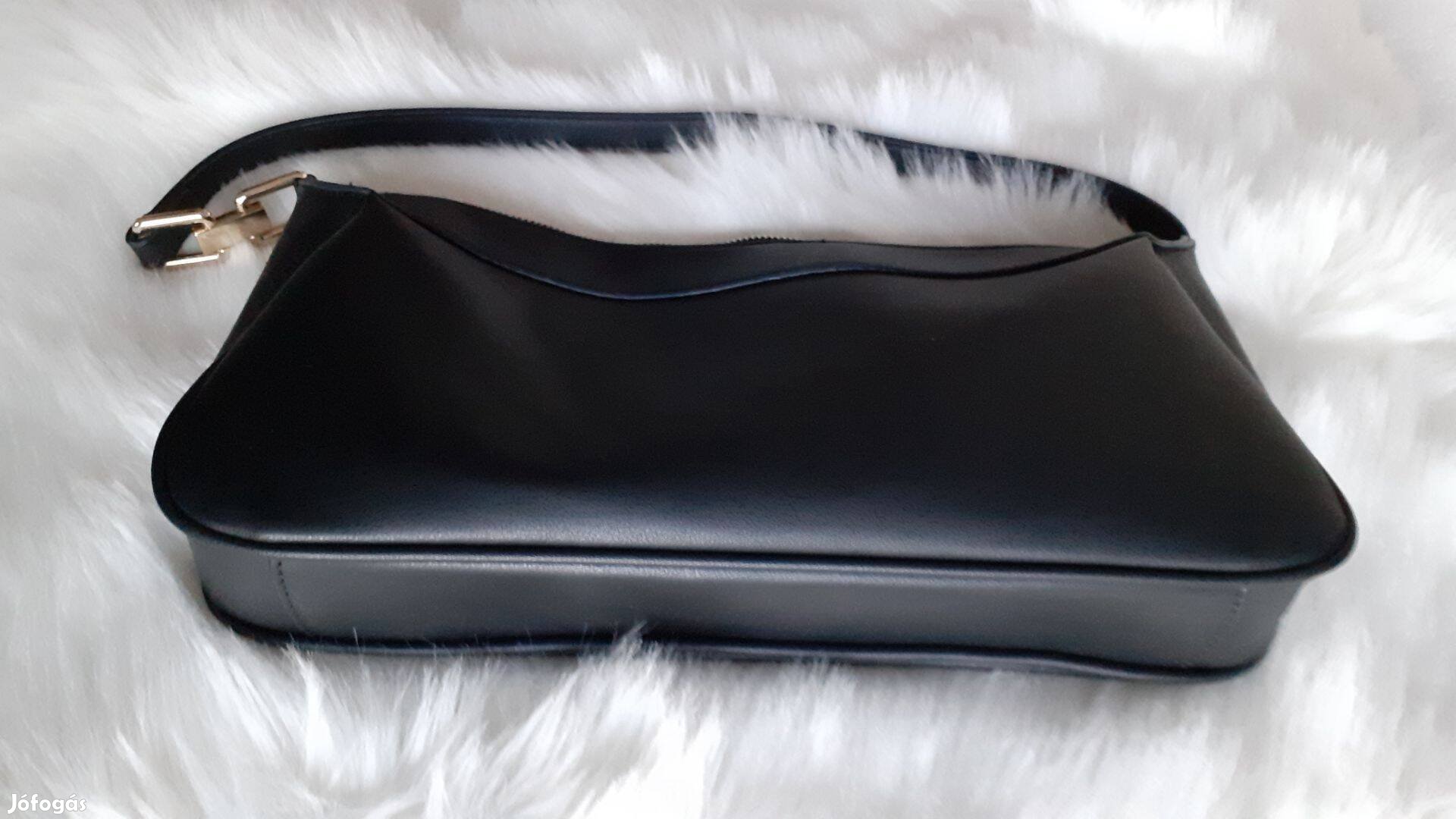 Reserved fekete női táska újszerű, zipzáras