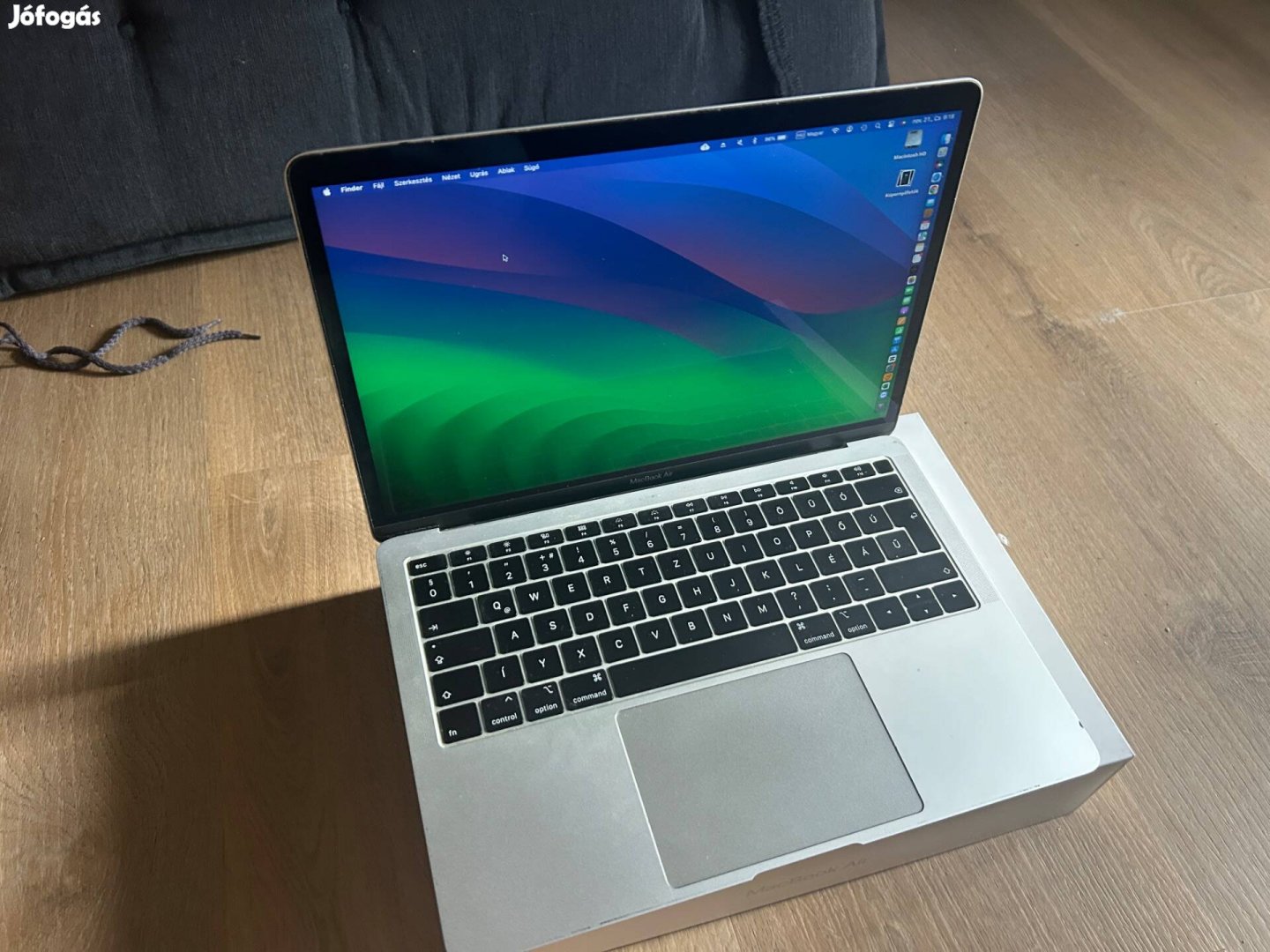 Retina Macbook Air (2019/01/30) 128GB/8GB eladó