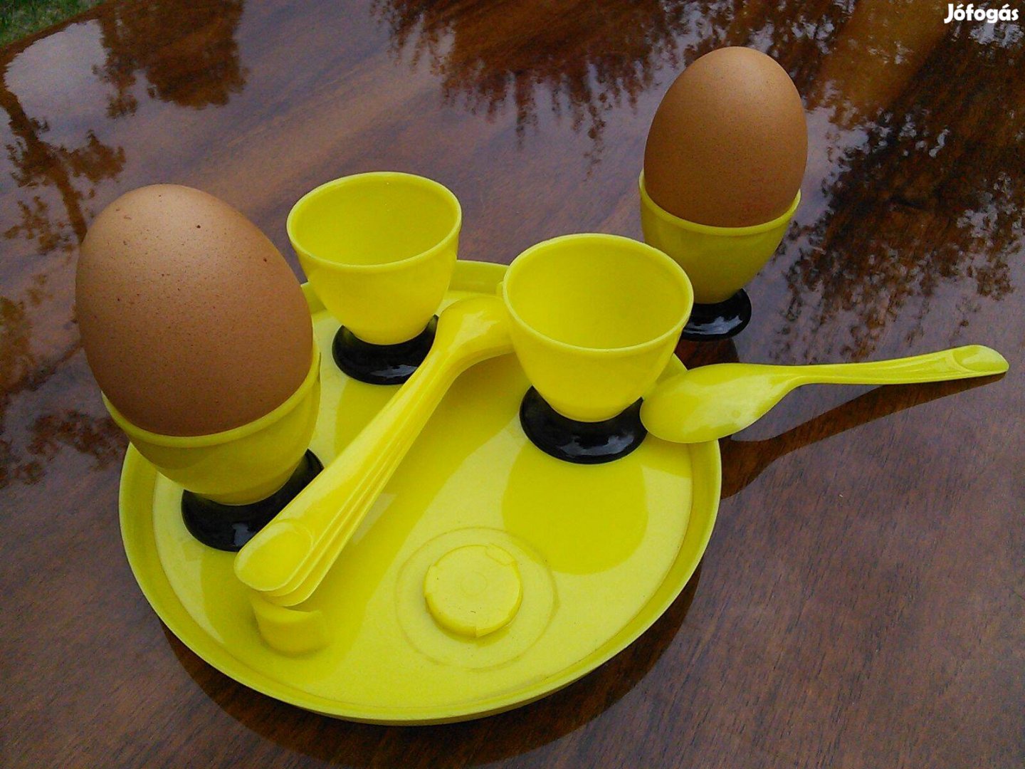 Retro 4 személyes lágy tojás tartó szervírozó szett