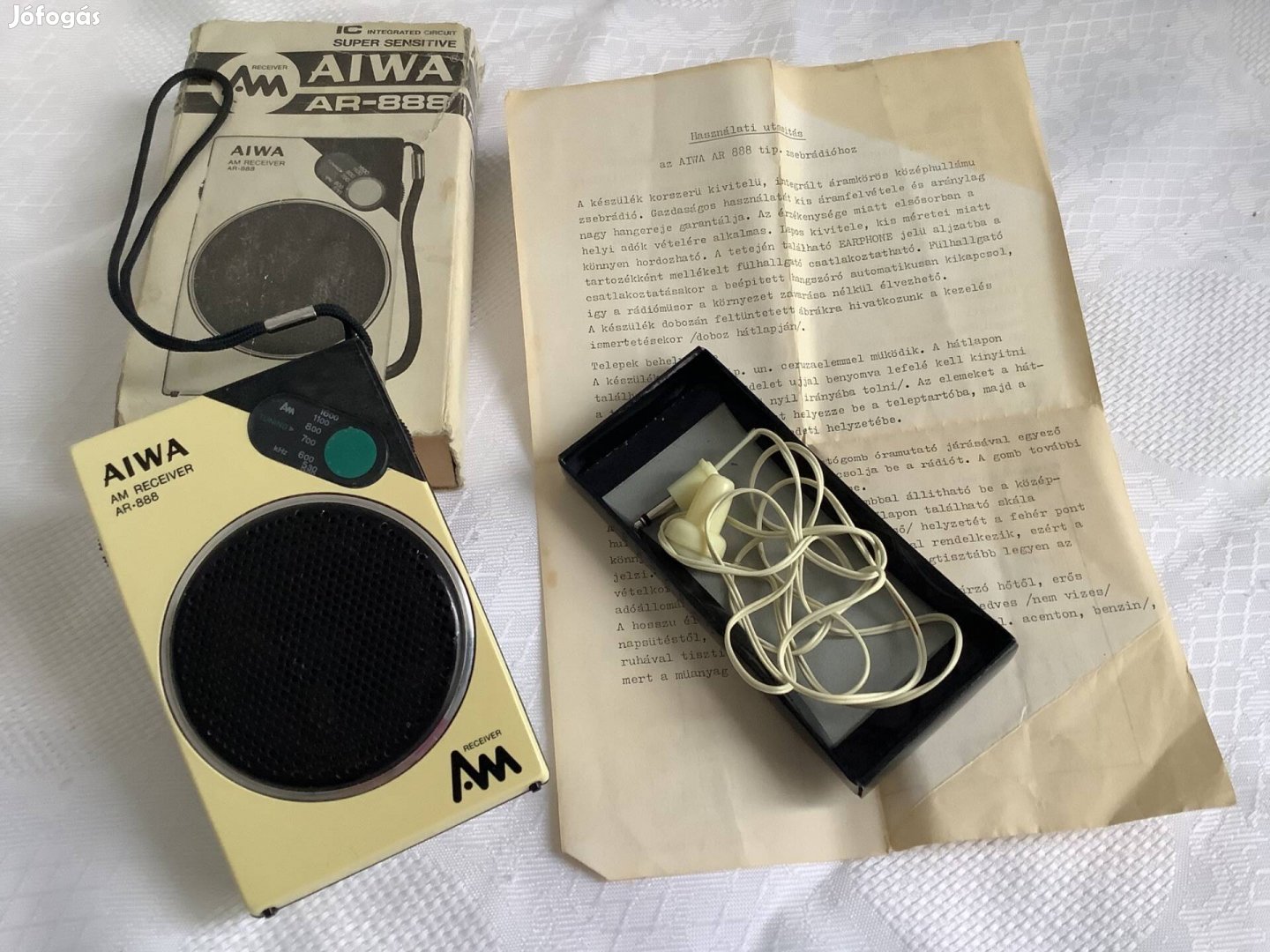 Retro Aiwa AR - 888 kisméretű zsebradió fülhallgatójával