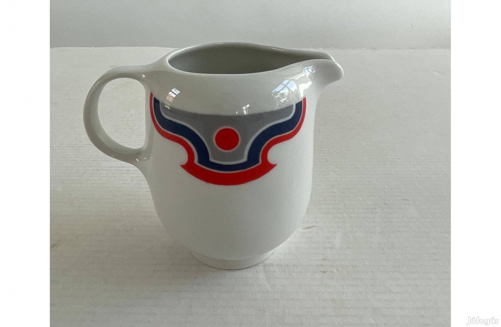 Retro Alföldi porcelán, Bella menza mintás tejszínes