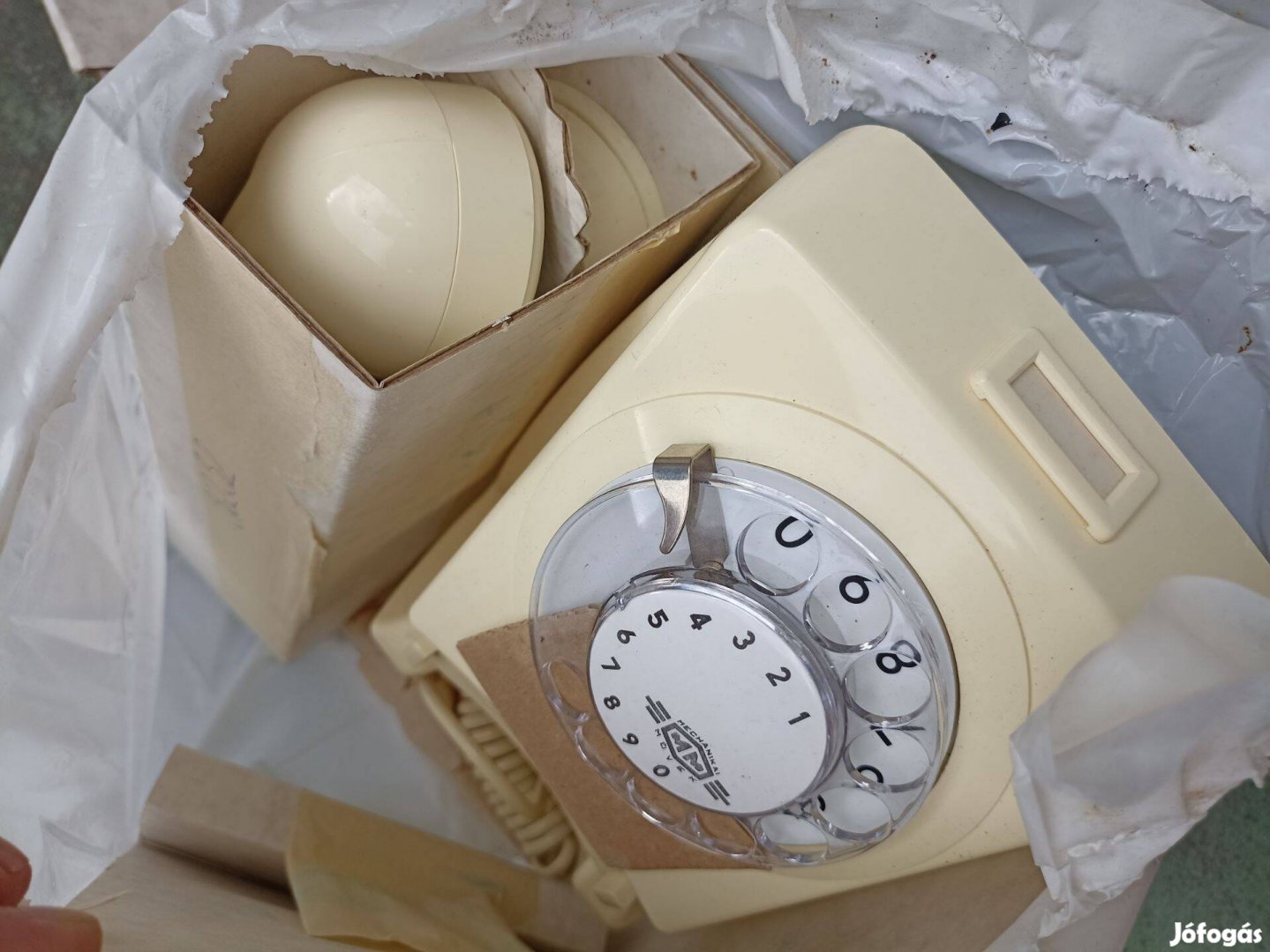 Retro Bakelit Tárcsás Telefon CB76MM fehér Vajszínű 1979 03 Bontatlan