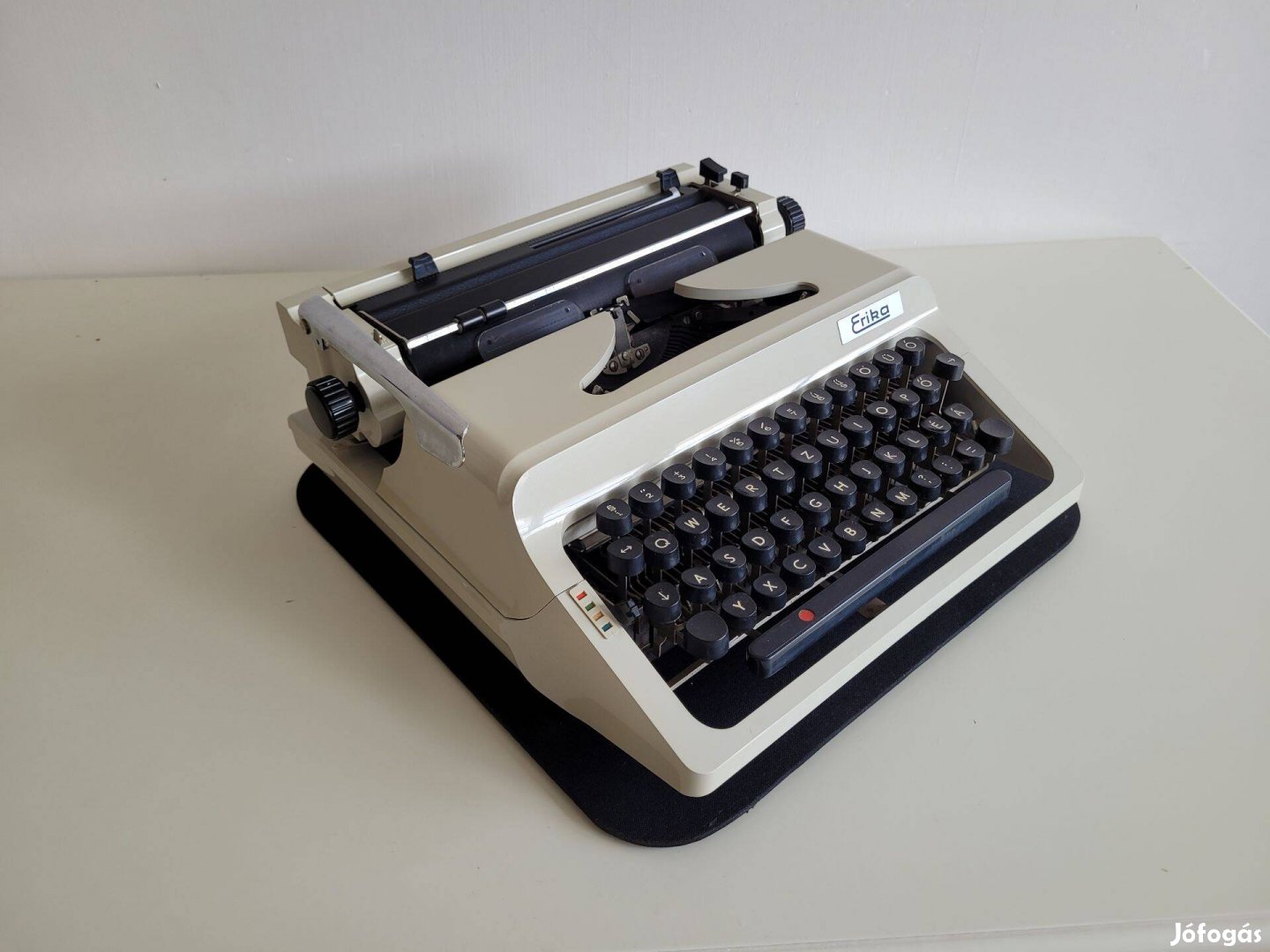 Retro GDR táskaírógép mid century német Erika robotron írógép