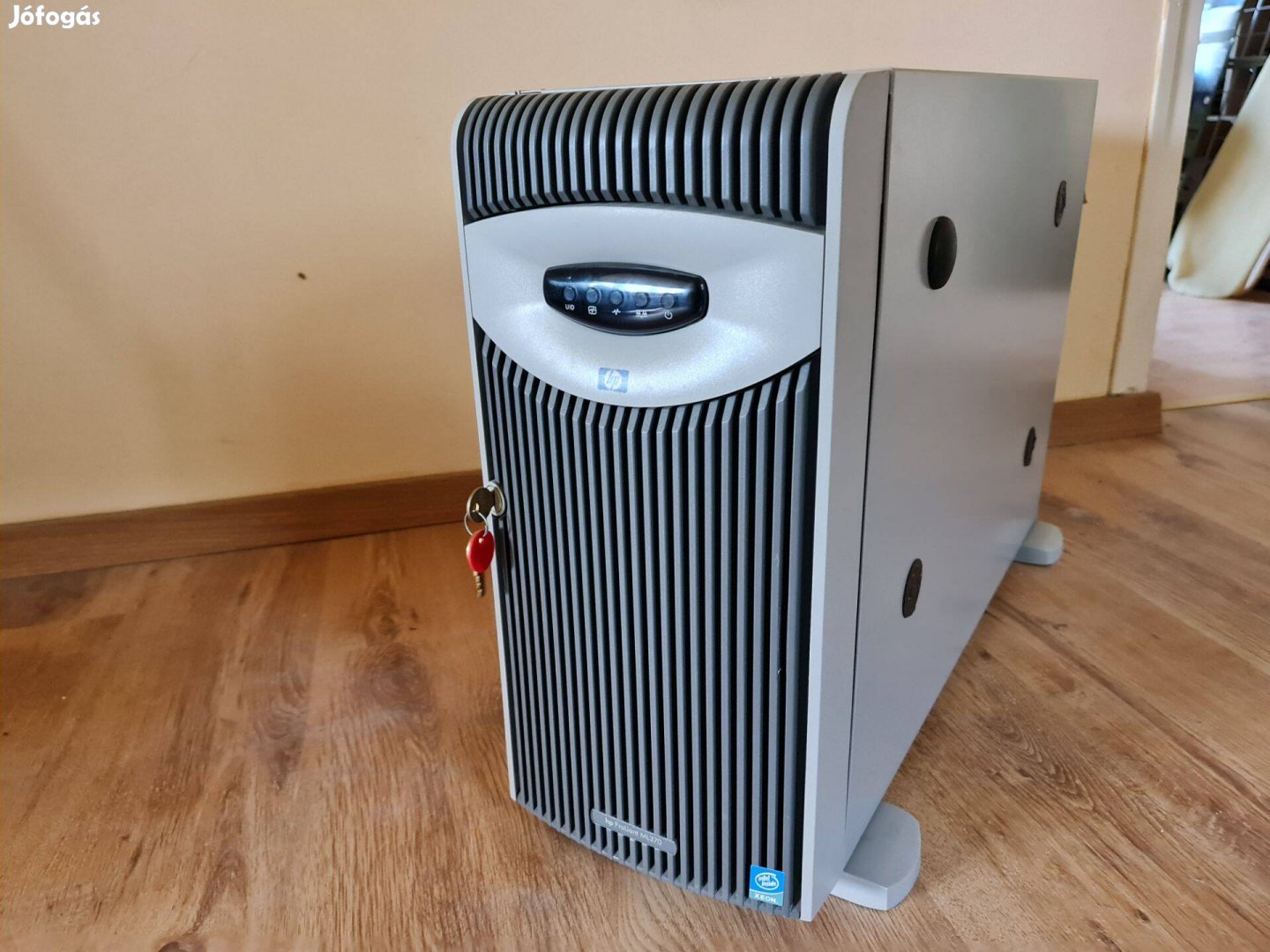 Retro HP dual Xeon gamer számítógép 2002-ből