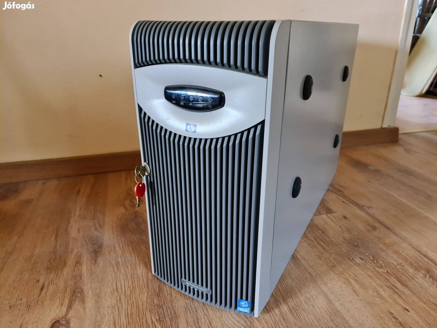 Retro HP dual Xeon gamer számítógép 2002-ből