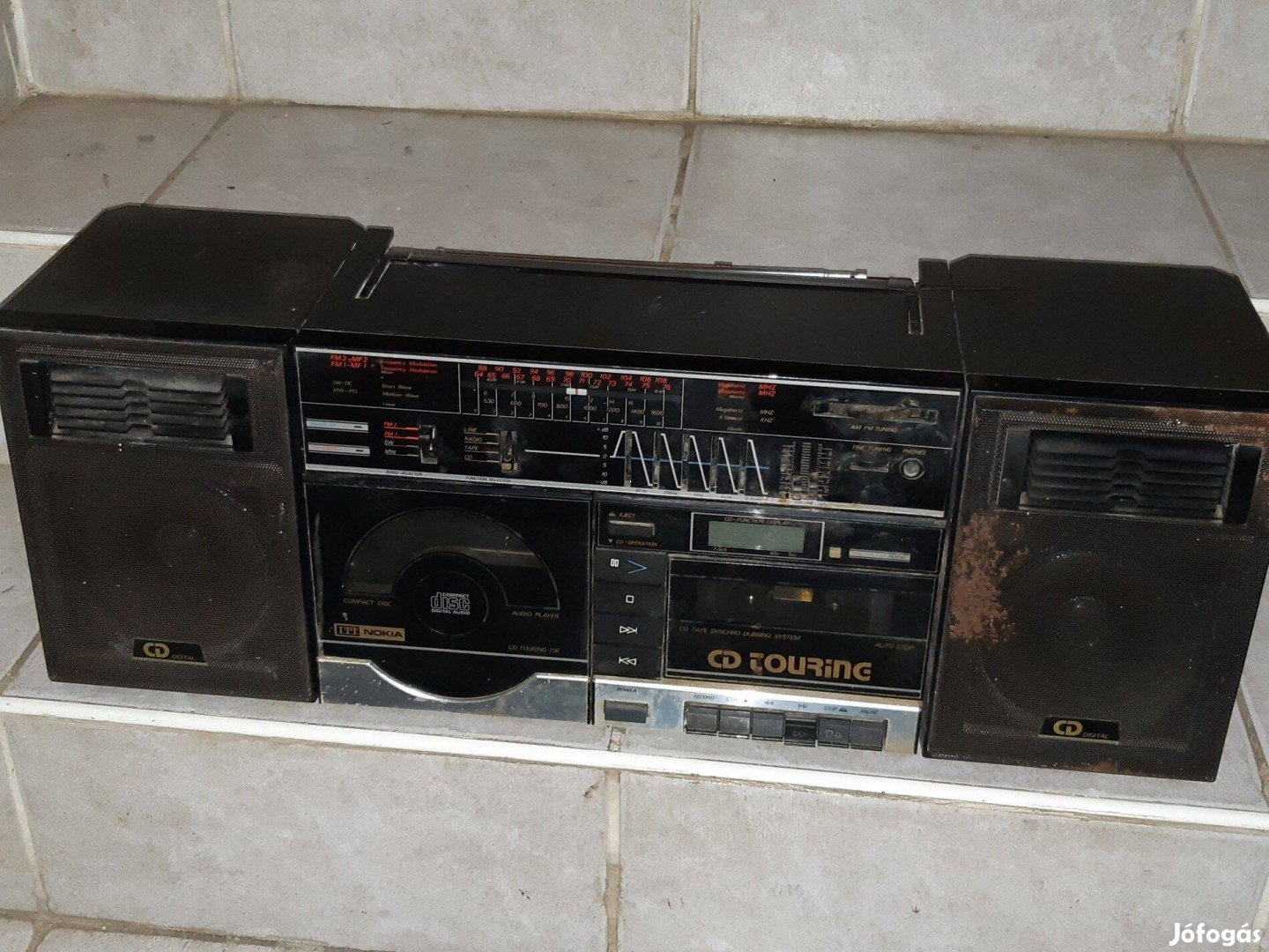 Retro ITT CD Touring718 hordozható rádió levehető