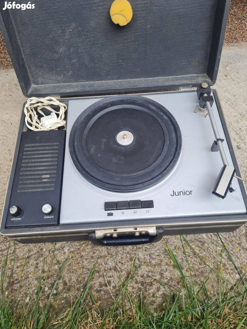 Retro Junior táskás lemezjátszó