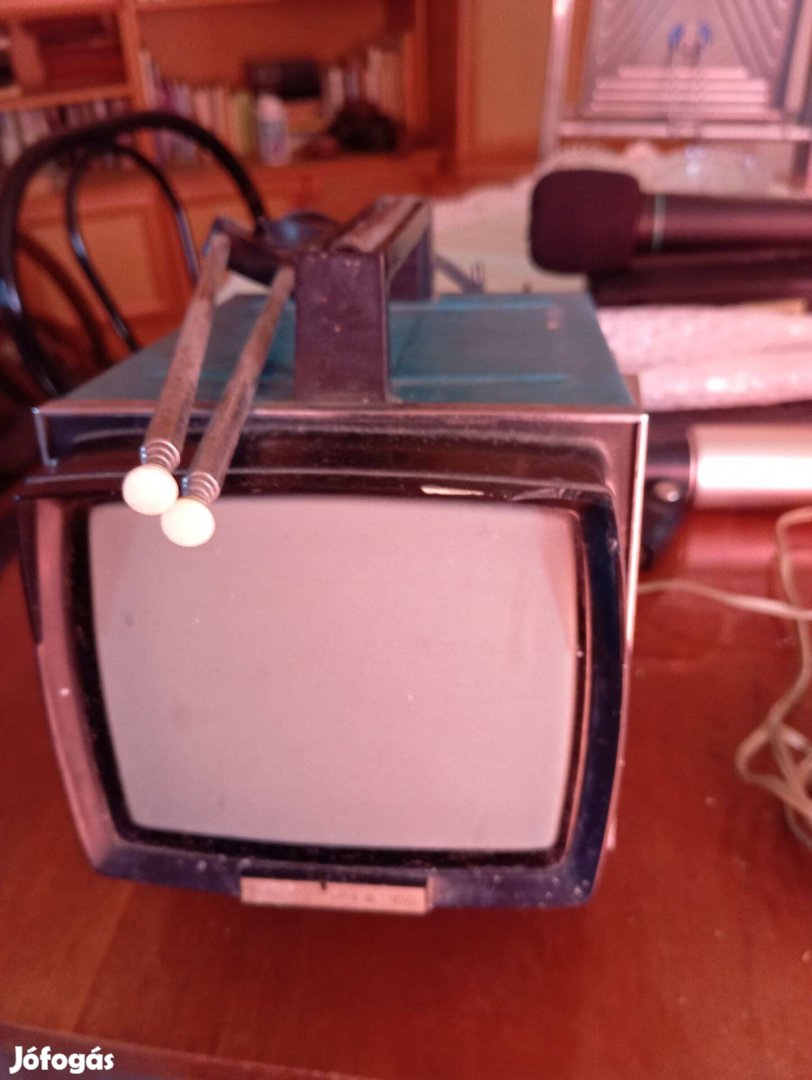 Retro Kis Tv. Elektronika Vl100 Gyűjtőknek