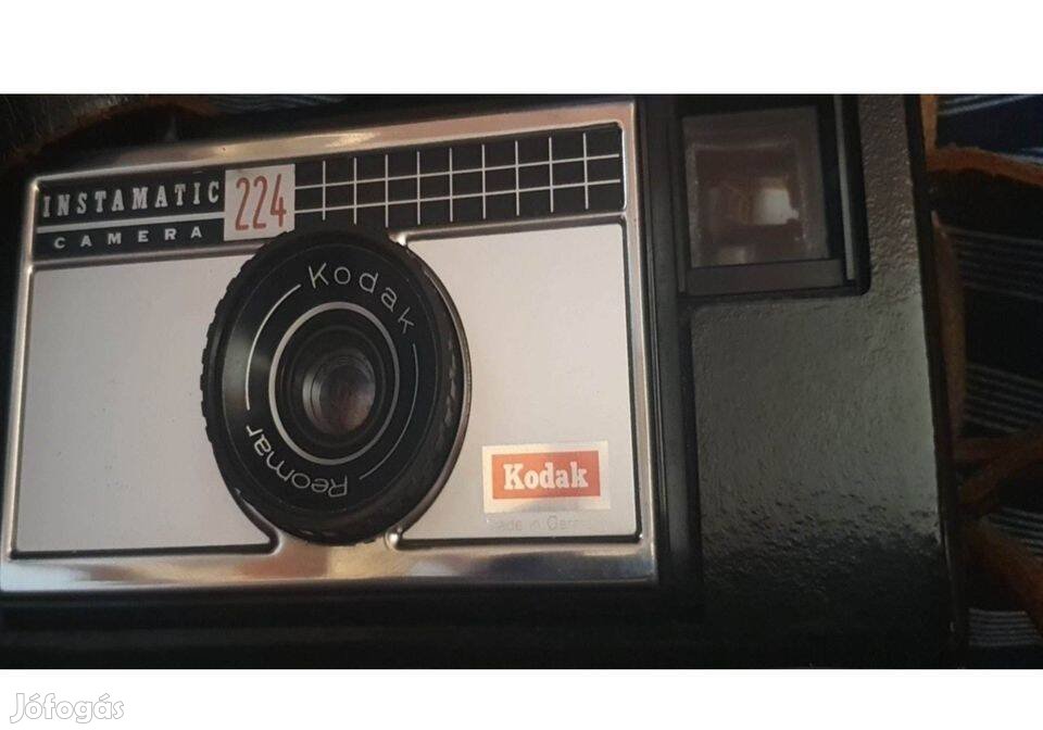Retro Kodak 1966 - os Instamatic 224 kamera tokjával