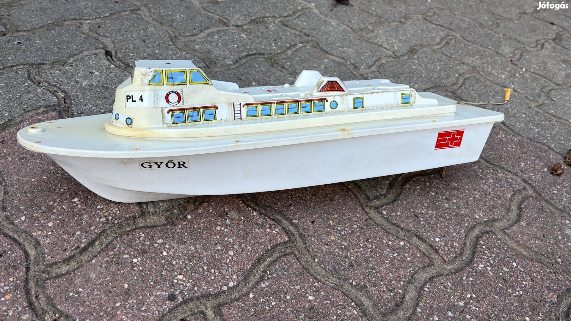 Retro Lemezárugyár Győr elektromos hajó modell burkolat hajótest