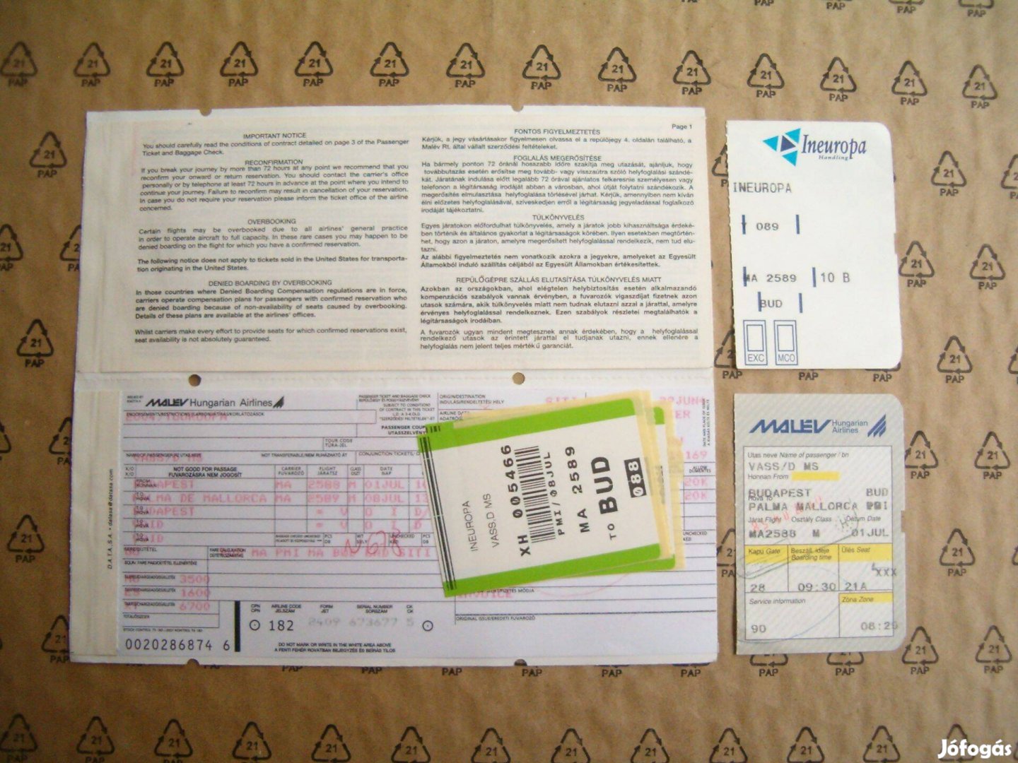 Retró MALÉV repülőjegy, beszálló kártya, 2004. július II