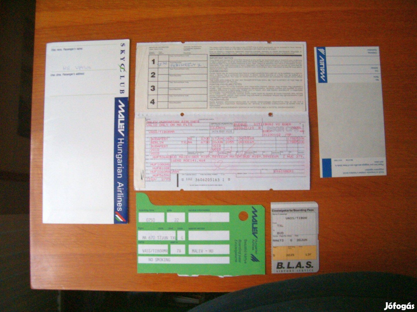 Retró MALÉV repülőjegy beszálló kártya csomagcímke 1996 jún