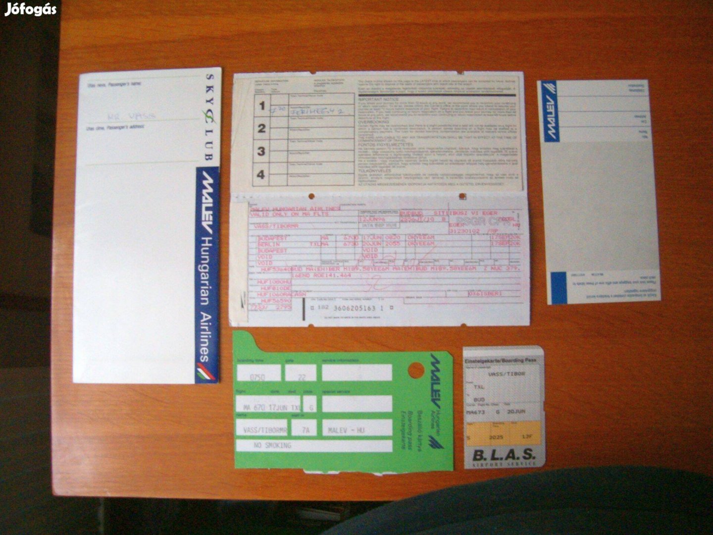 Retró MALÉV repülőjegy beszálló kártya csomagcímke 1996 jún