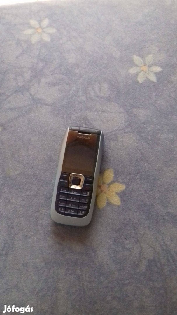 Retro Nokia 2626 hagyományos nyomógombos mobiltelefon
