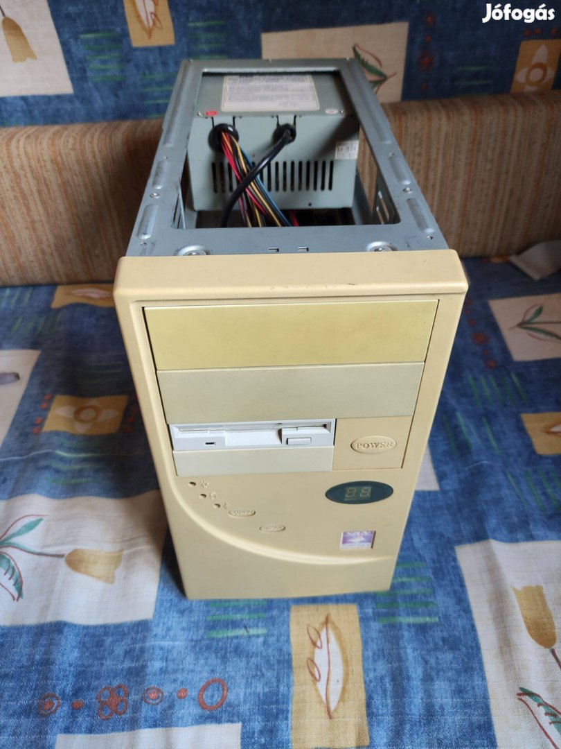 Retró Pentium asztali PC
