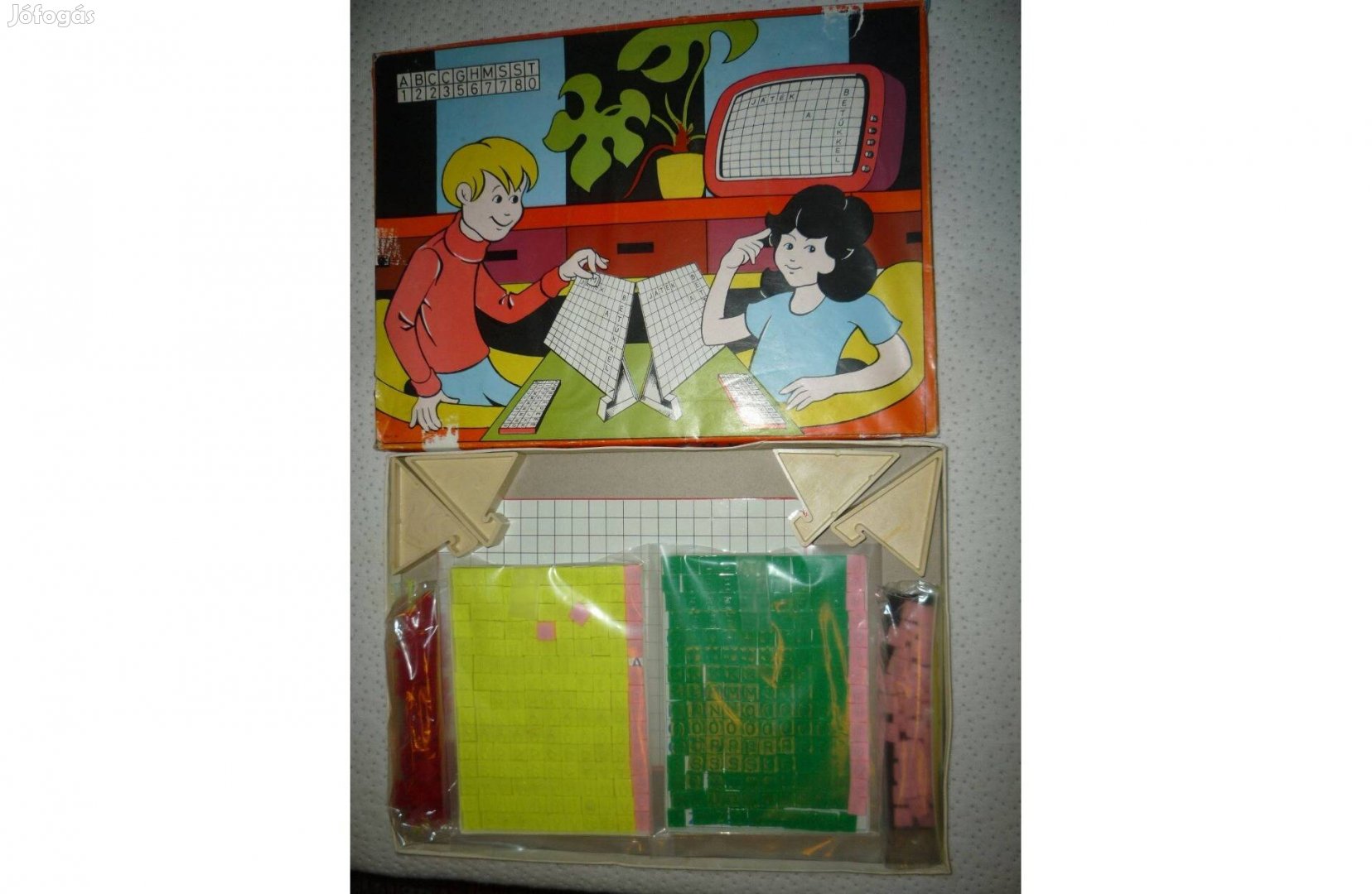 Retro Triál Játék a betűkkel - mágneses betűkkel táblával