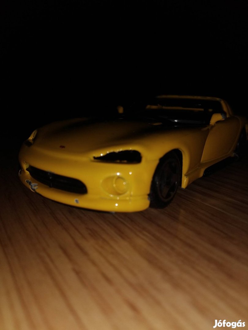 Retro Viper Dodge játék kocsi