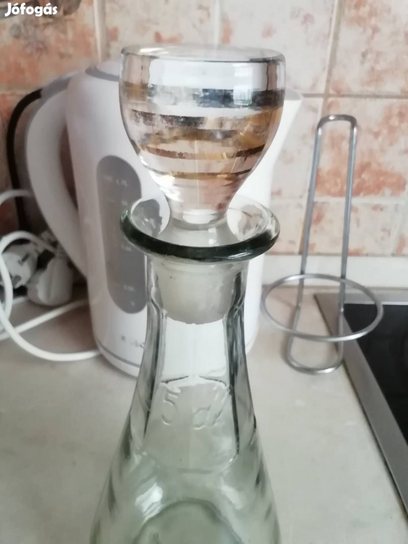 Retró, 0,5 literes üveg pálinkás vagy boros kínáló, vastag üvegből