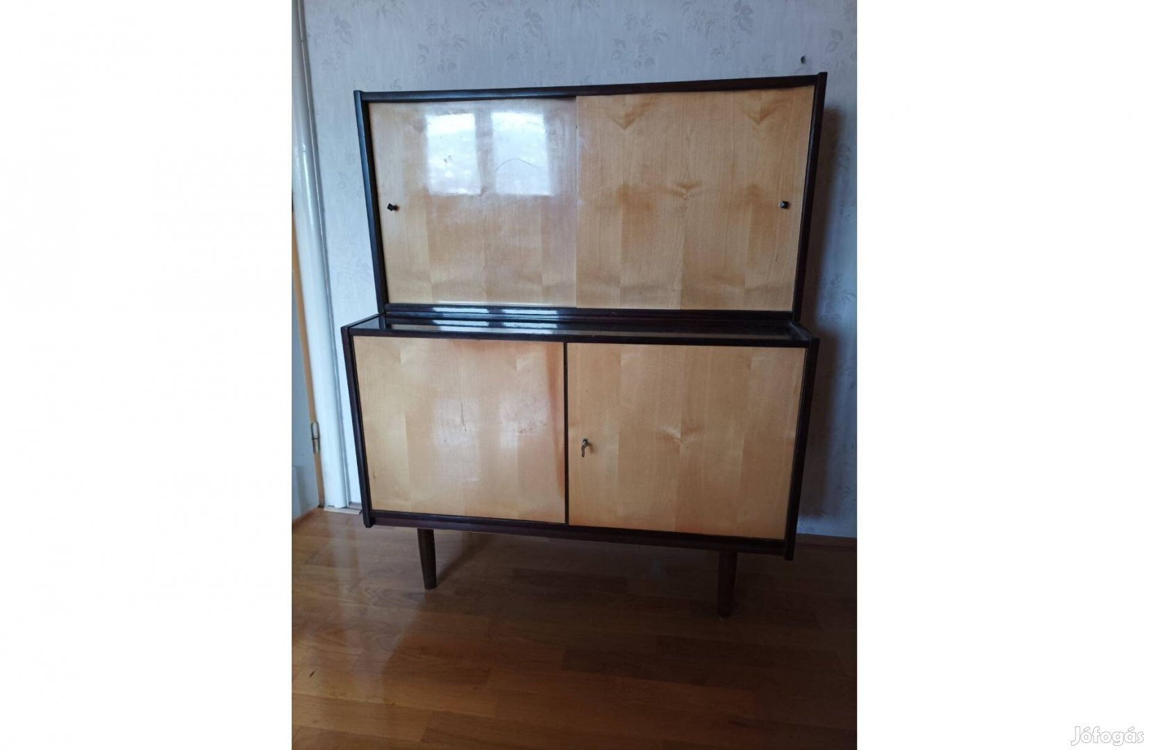 Retró, mid century kis komód, felépítménnyel igény szerint