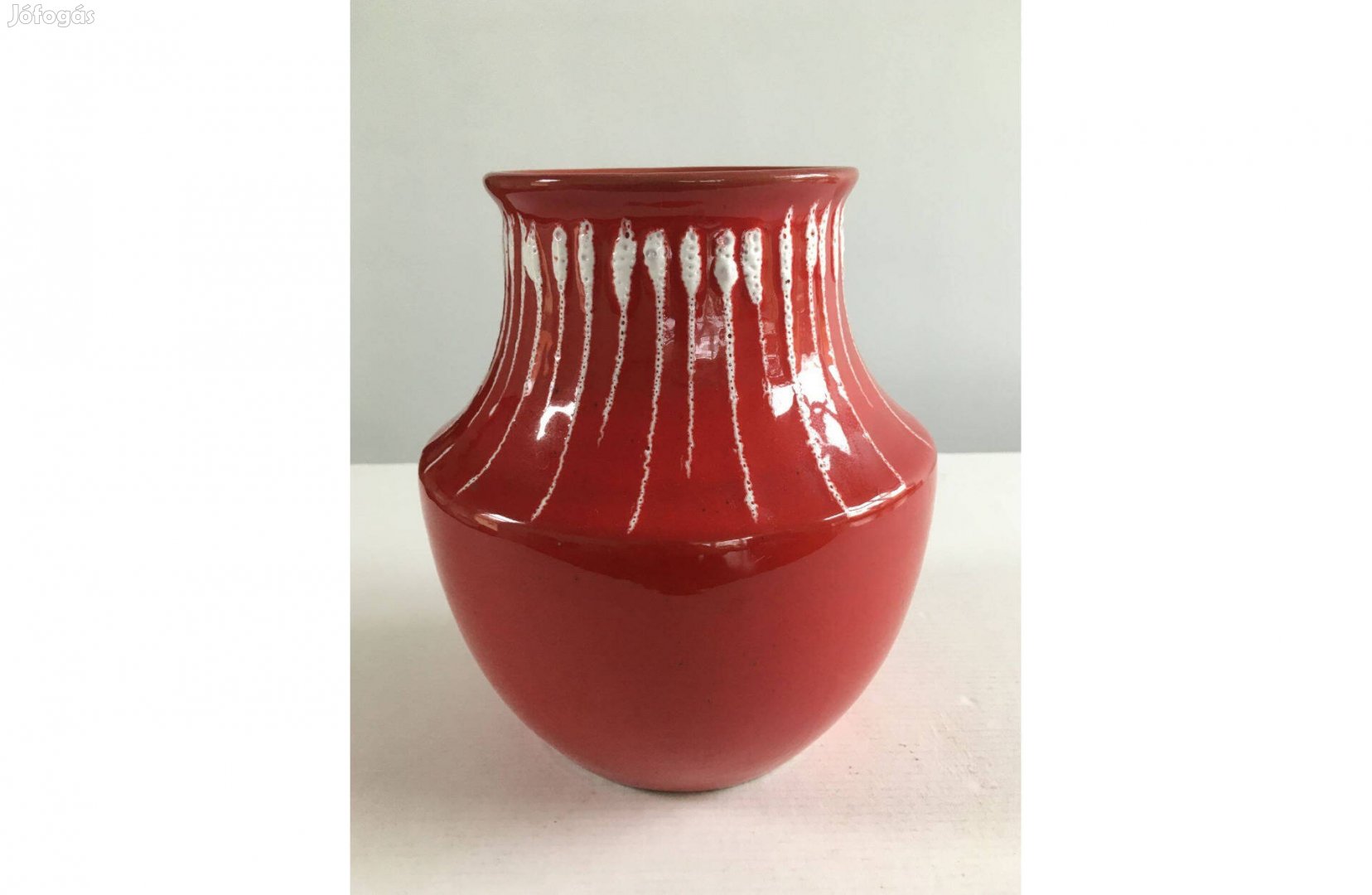 Retro, piros-fehér különleges mintás, égetett mázas, kerámia váza