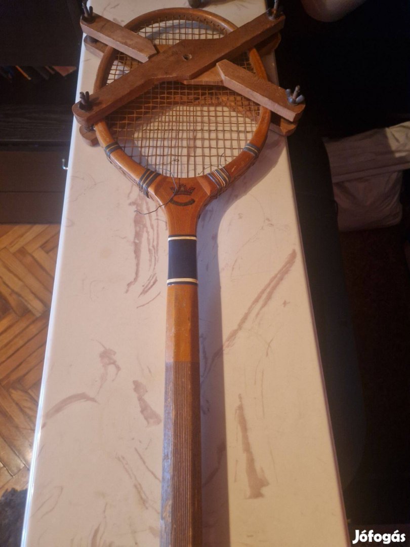 Retró, régi, kézzel készült fa teniszütő, eredeti