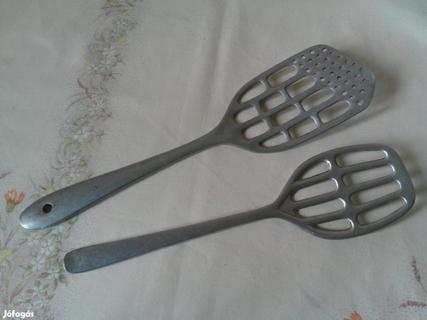 Retro, régi aluminium húskiszedő, húsforgató lapát 2 db.
