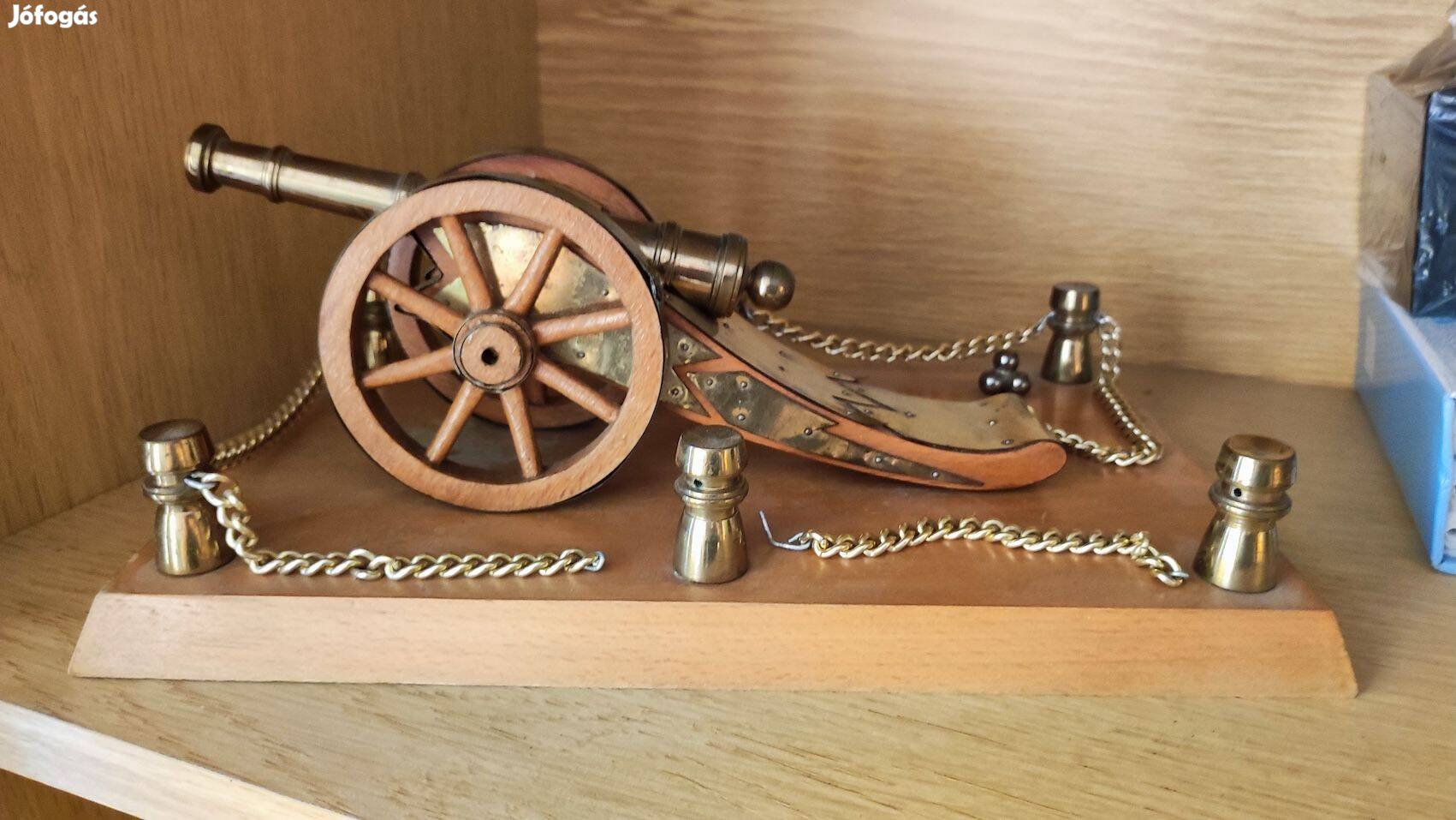 Retro ágyú az 1950-es évekből