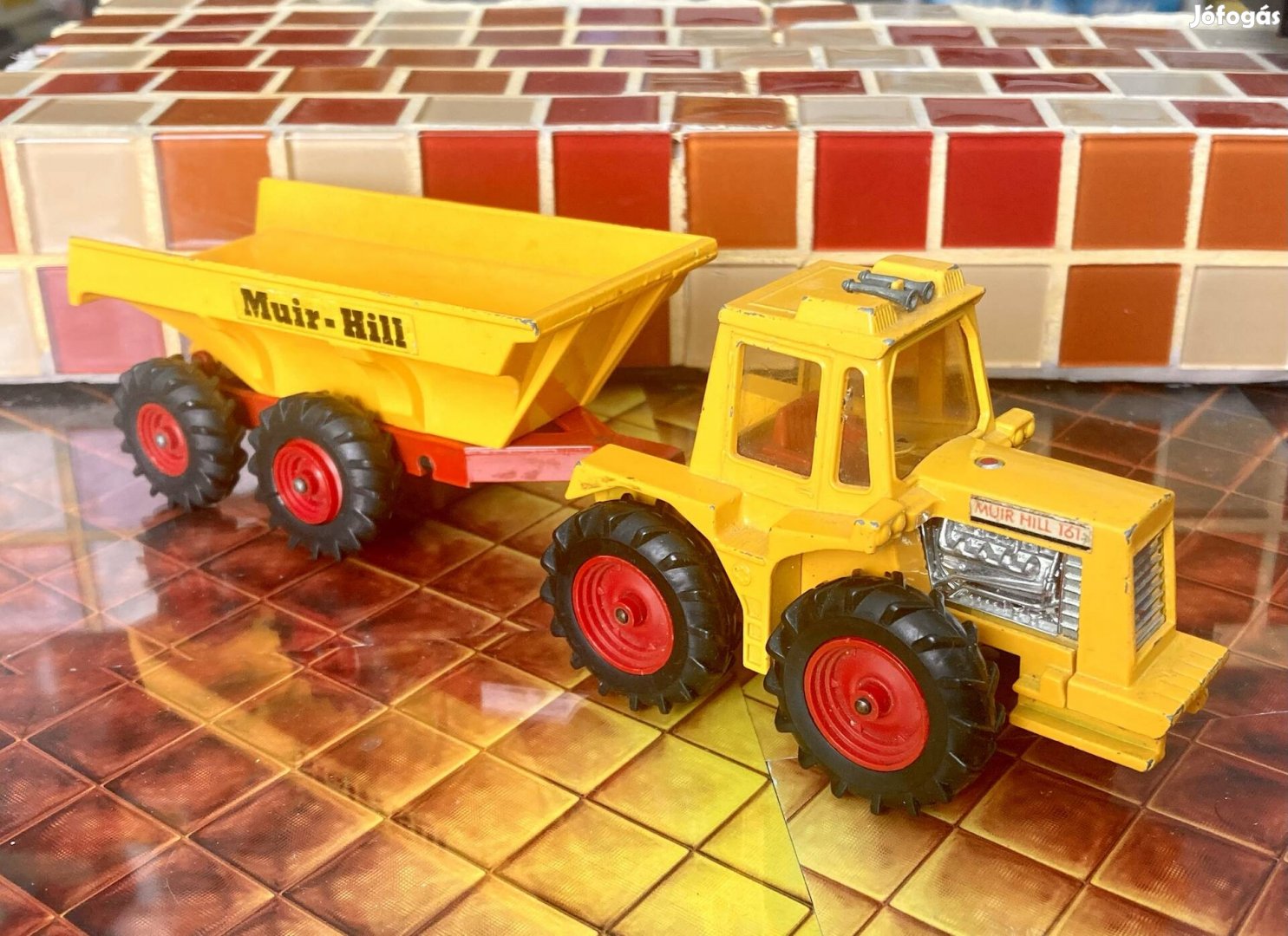Retró ajándék ötlet! Matchbox Superkings Muir-Hill 161 Tractor